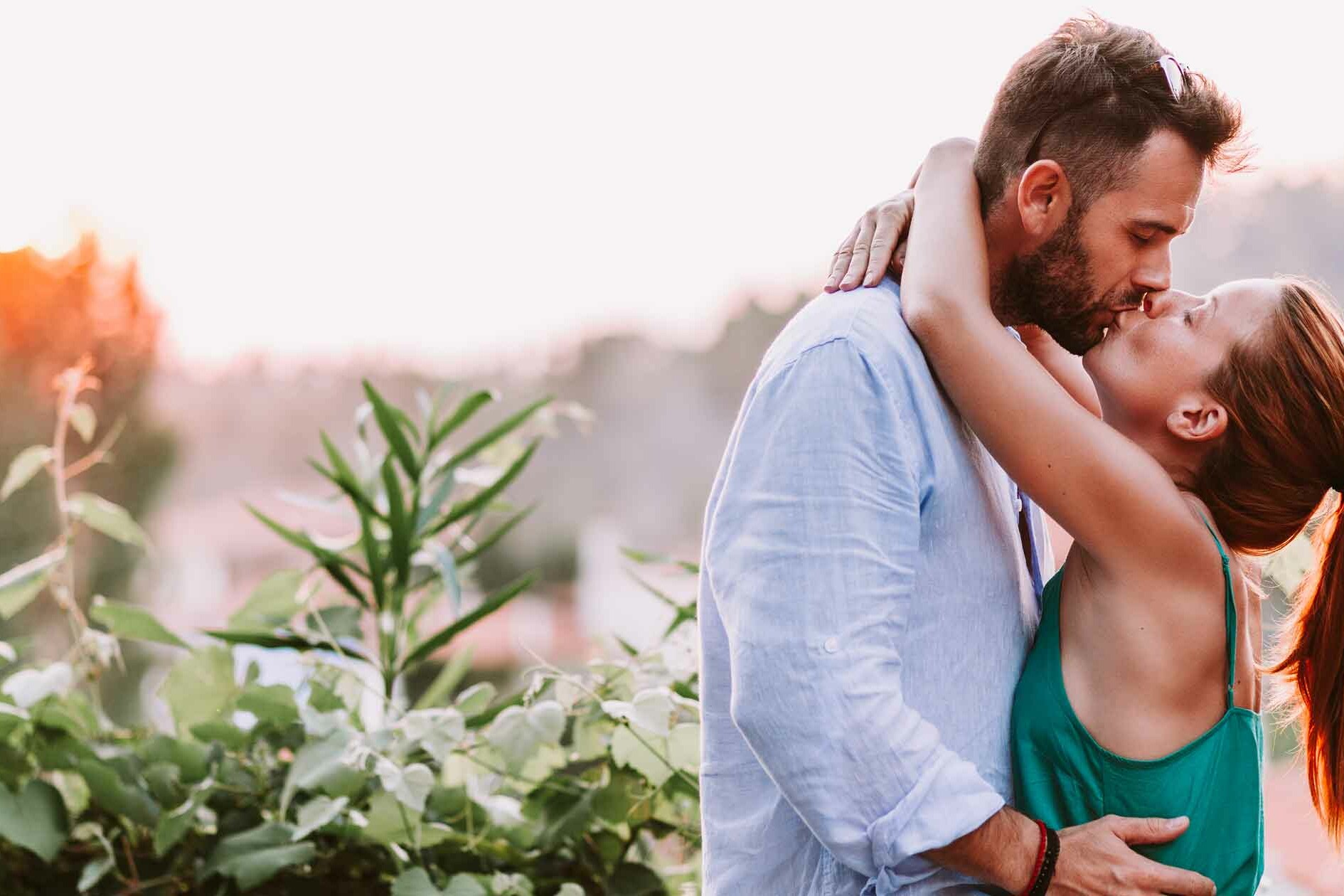 Couple Kissing and Making Up - 5 Apology Styles